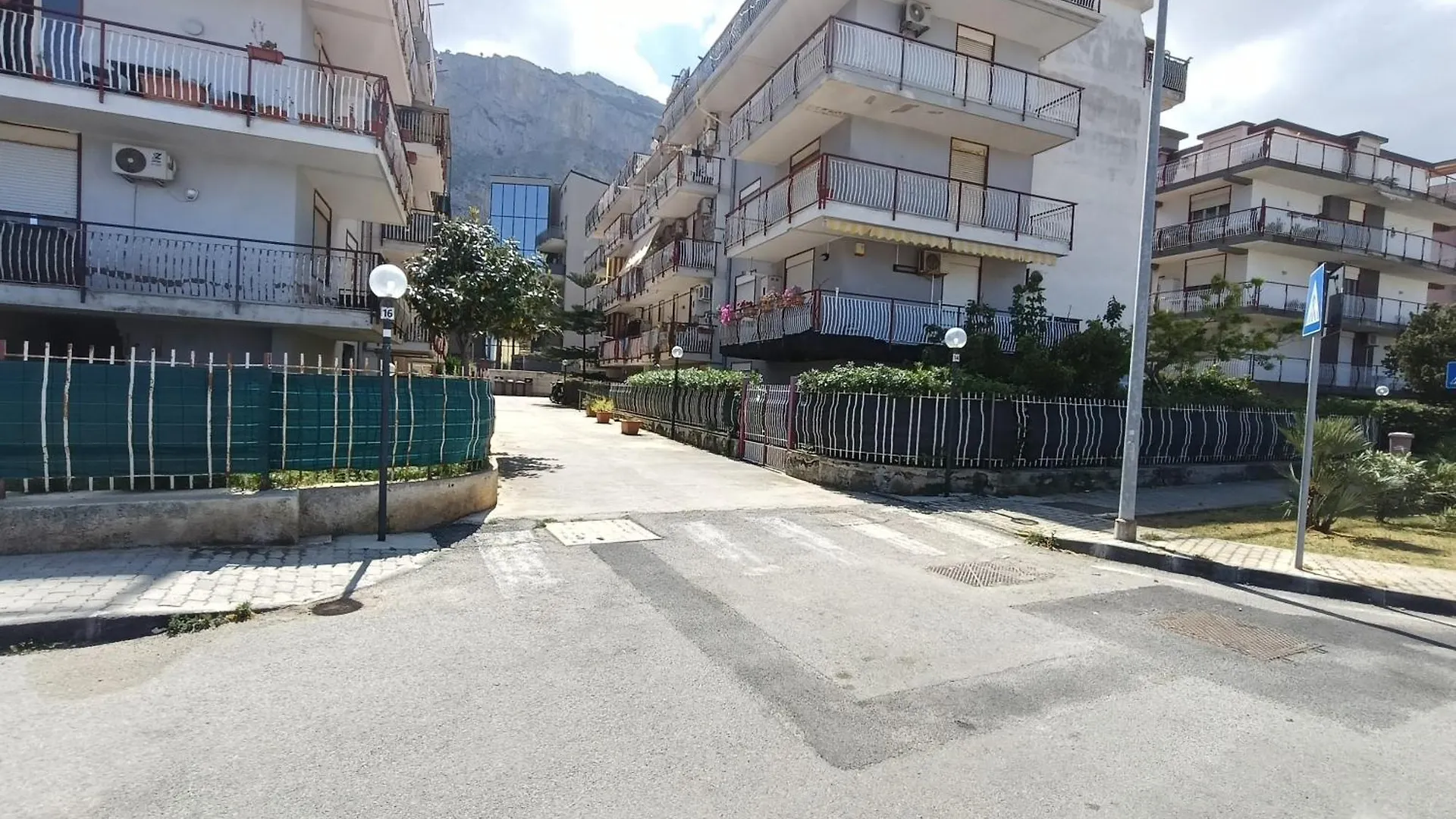 Case D'Irene Capaci 0*,  Italy